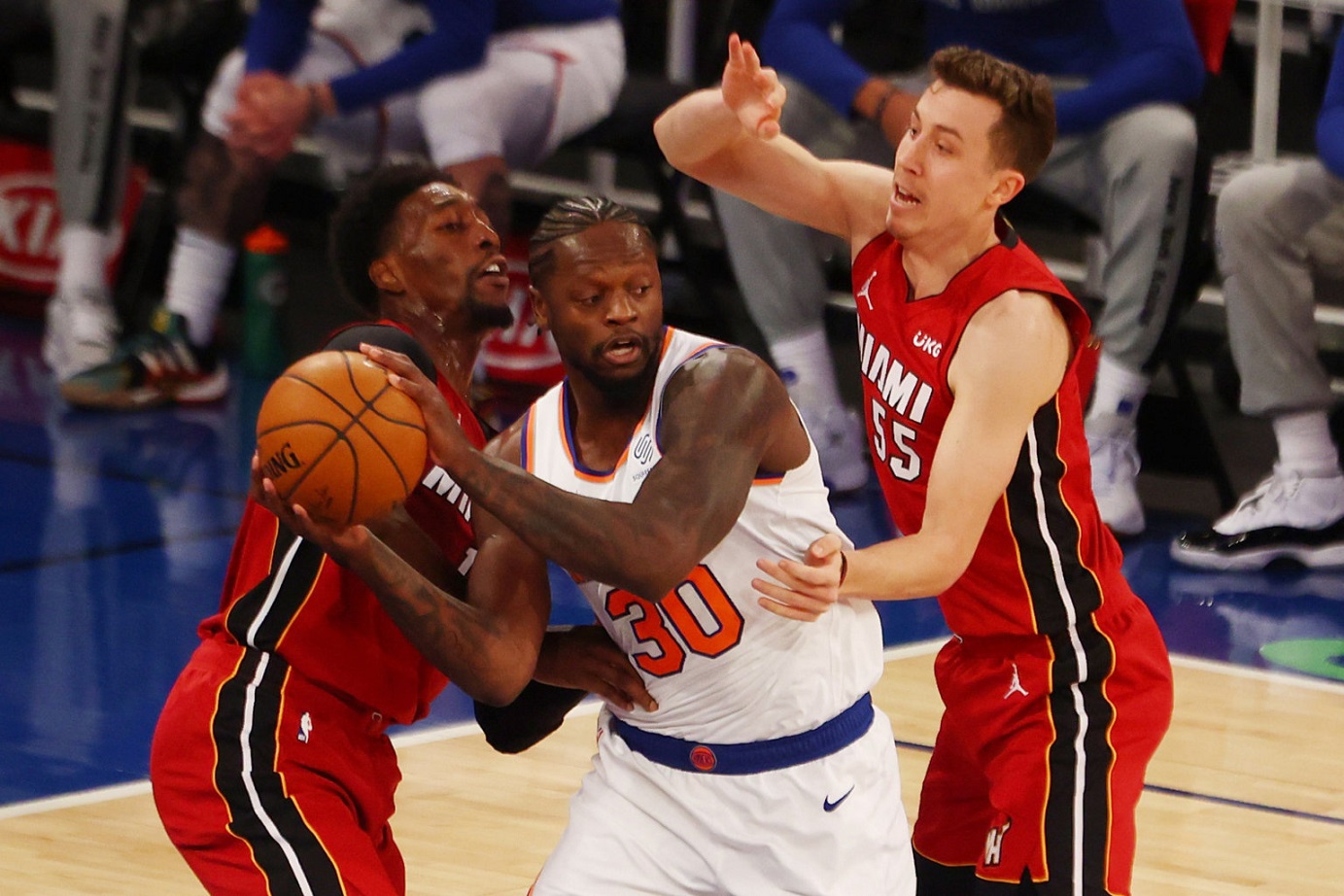 Knicks – Heat 103-109: Νίκη-ανάσα για το Miami